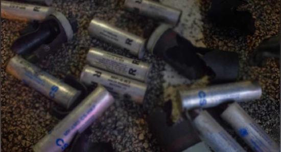 කොළඹ 07 ගොඩැනැගිල්ලක වහලයක් මත කදුළු ගෑස් උණ්ඩ10ක්